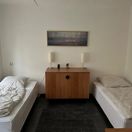 Schoene Zimmervermietung Fuer Monteure Geeignet ! Direkt Am Kanal Mit Gartennutzung! *