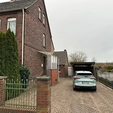 Гостевой дом Schoene Zimmervermietung Fuer Monteure Geeignet ! Direkt Am Kanal Mit Gartennutzung! *